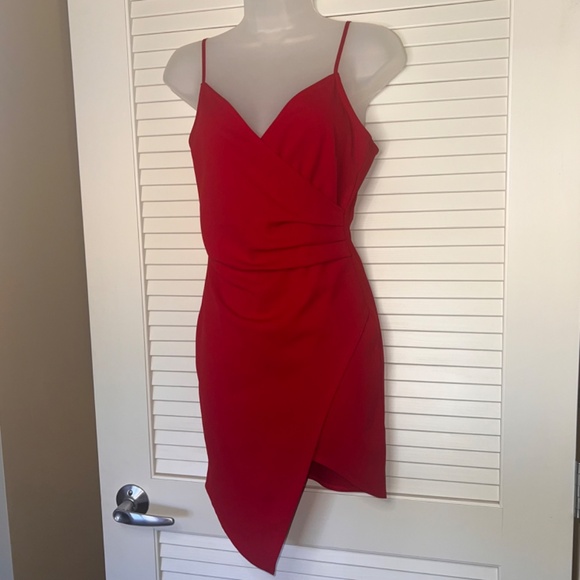 EMERALD SUNDAE Red Stretch Pleated Asymmetrical Hem Spaghetti Strap | Size: S - Picture 4 of 7